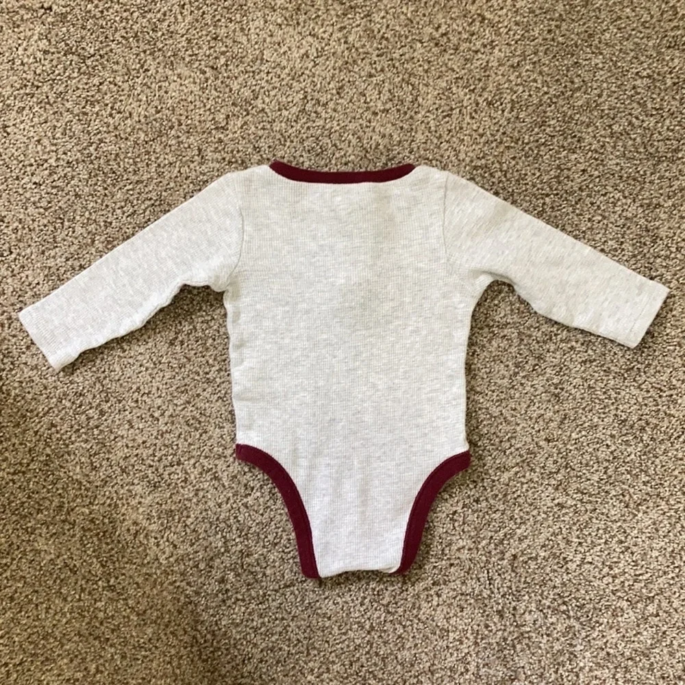 Old Navy Baby Boy Long Sleeve Bodysuit Size 12-18 months